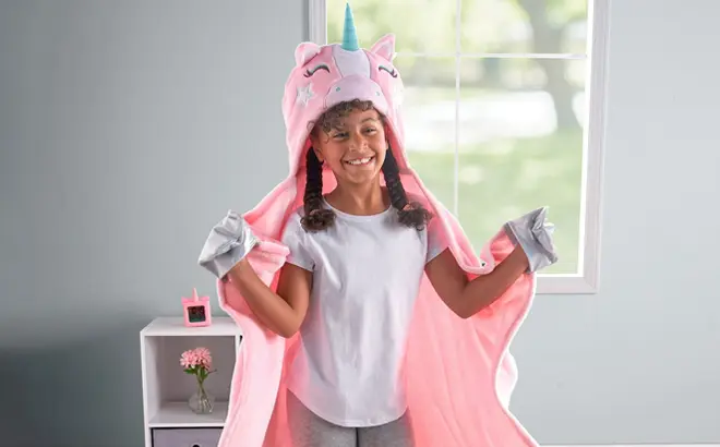 Kids Glow in the Dark Hooded Throw for $5.88 at Walmart 