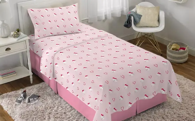 Hello Kitty Twin Sheet Set