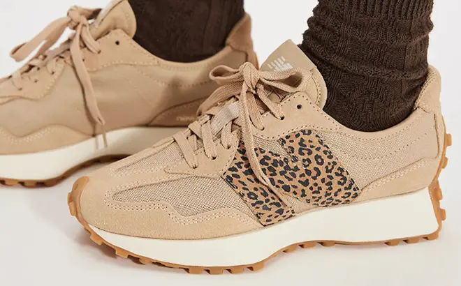 New Balance 327 Shoes