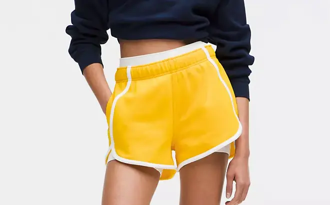 Lululemon Women’s Scuba Mid-Rise Oversized Shorts 