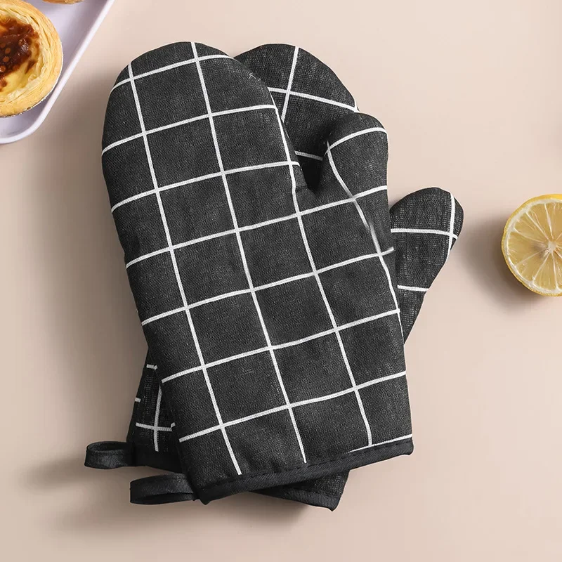 Black oven gloves